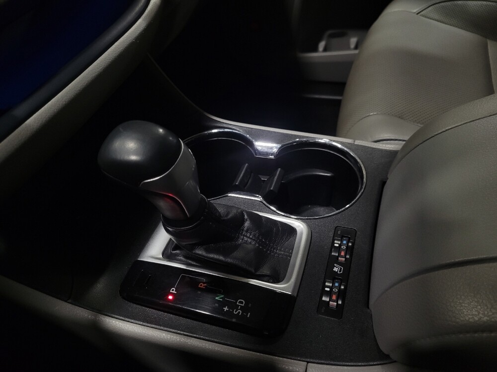 2019 Toyota Highlander in Newport News, VA 23601 - 18100370 26