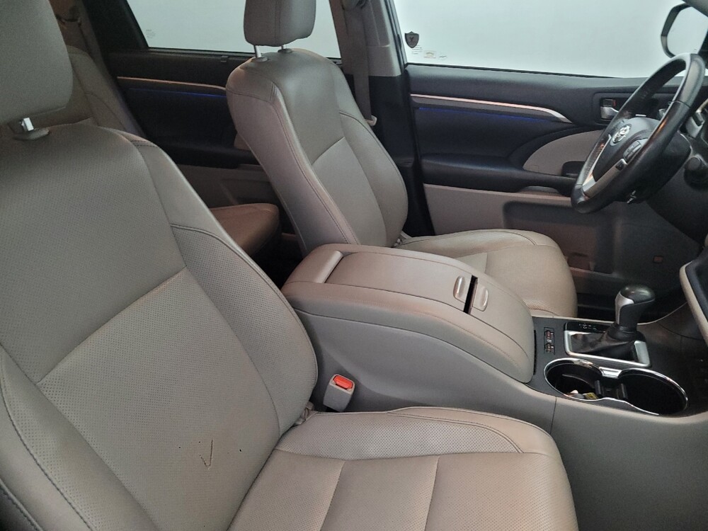 2019 Toyota Highlander in Newport News, VA 23601 - 18100370 21