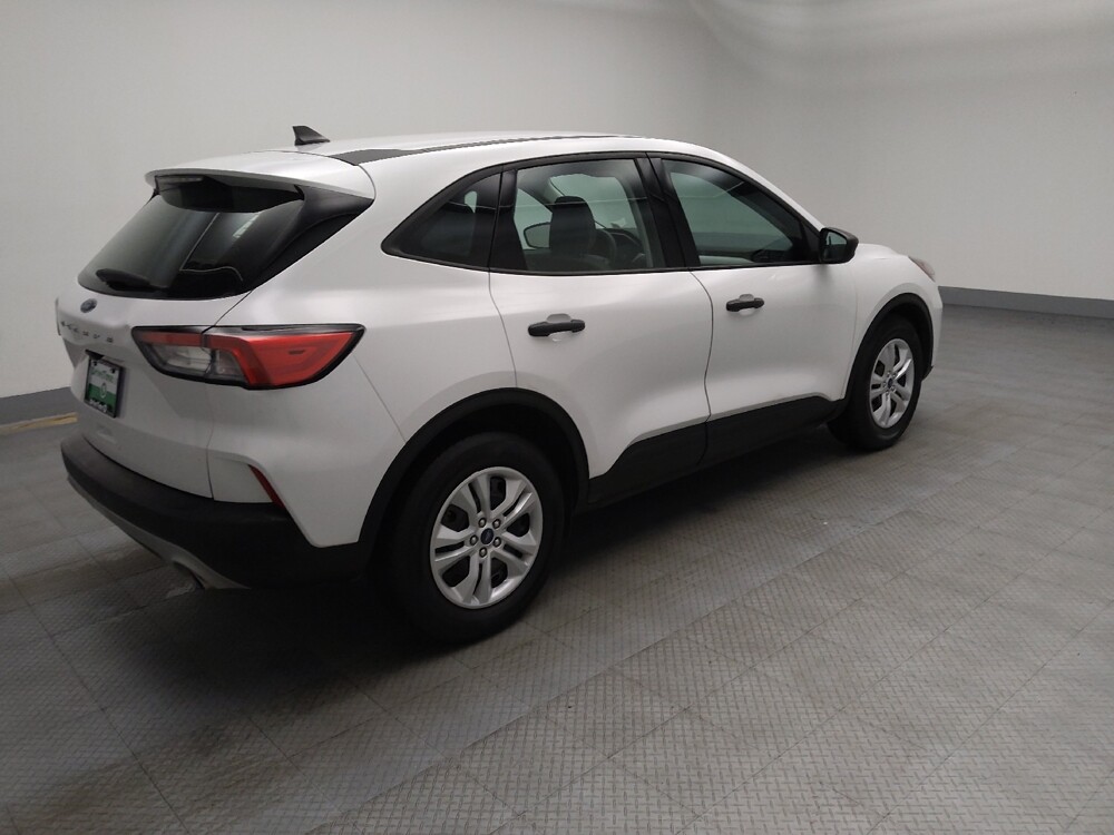 2021 Ford Escape in Peoria, IL 61615 - 18100375 10