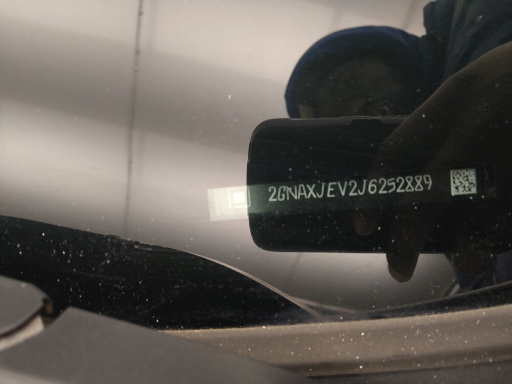 2018 Chevrolet Equinox in Lombard, IL 60148 - 18100376 33