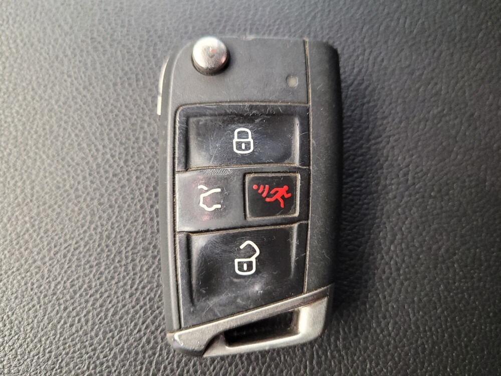 2021 Volkswagen Tiguan in Downey, CA 90241 - 18100385 32