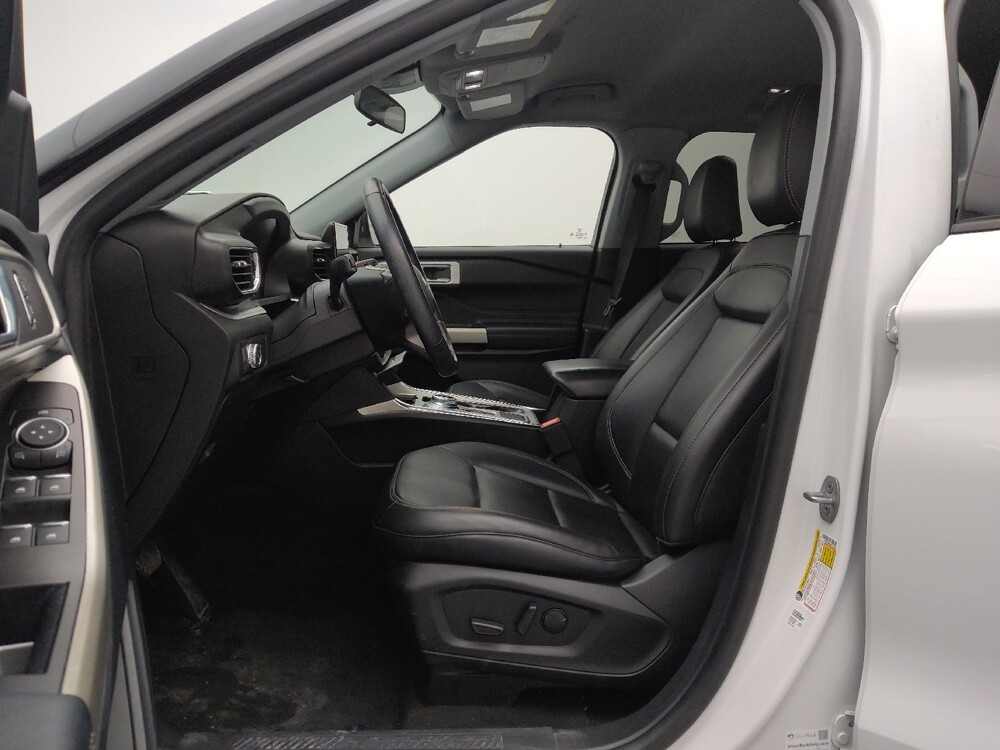 2022 Ford Explorer in Topeka, KS 66611 - 18100386 17
