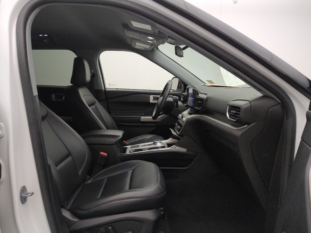 2022 Ford Explorer in Topeka, KS 66611 - 18100386 21