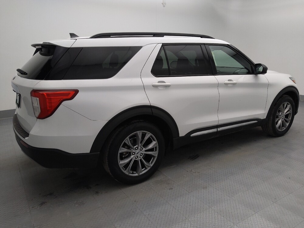 2022 Ford Explorer in Topeka, KS 66611 - 18100386 10