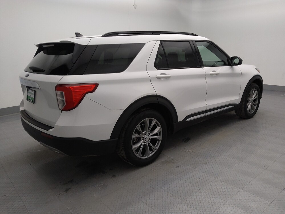 2022 Ford Explorer in Topeka, KS 66611 - 18100386 9