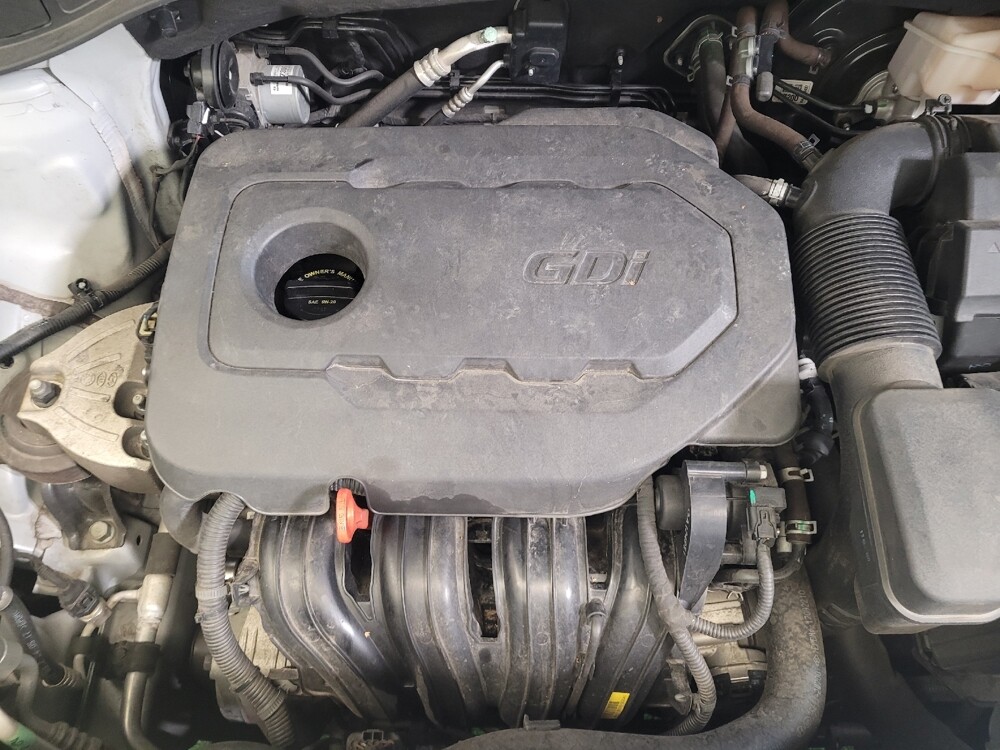 2018 Hyundai Santa Fe in Cincinnati, OH 45255 - 18100393 30