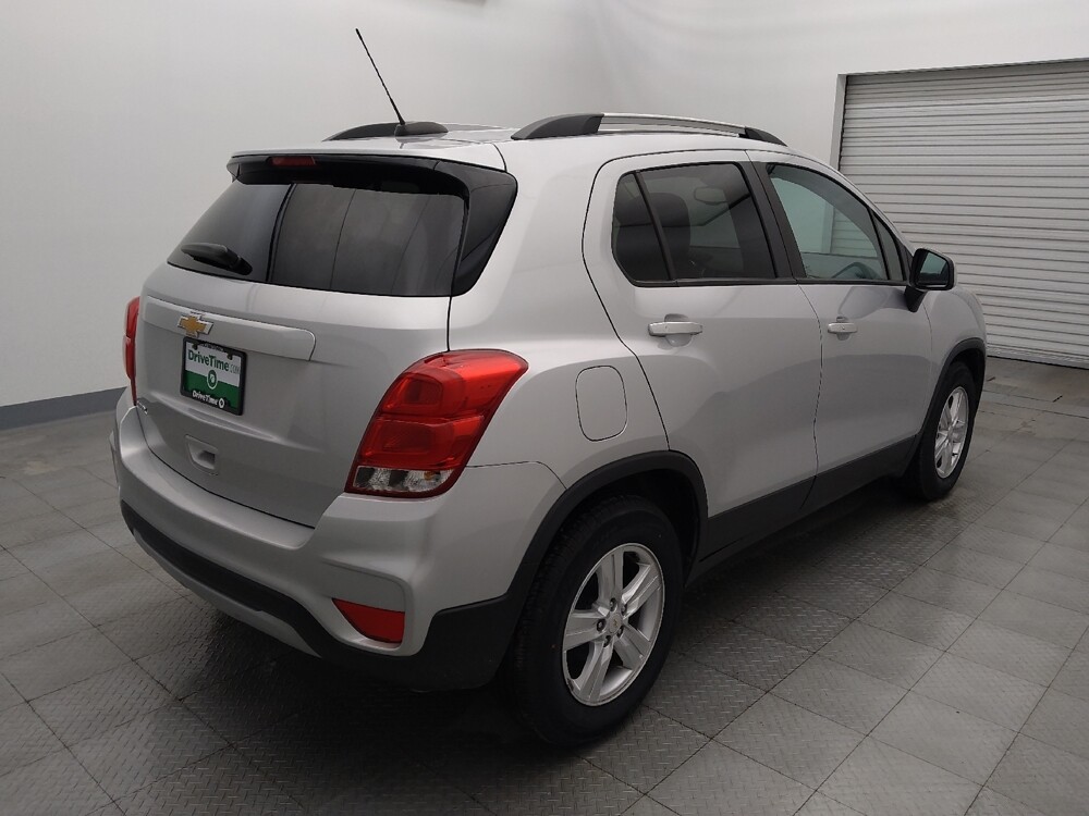 2021 Chevrolet Trax in Houston, TX 77034 - 18100396 9