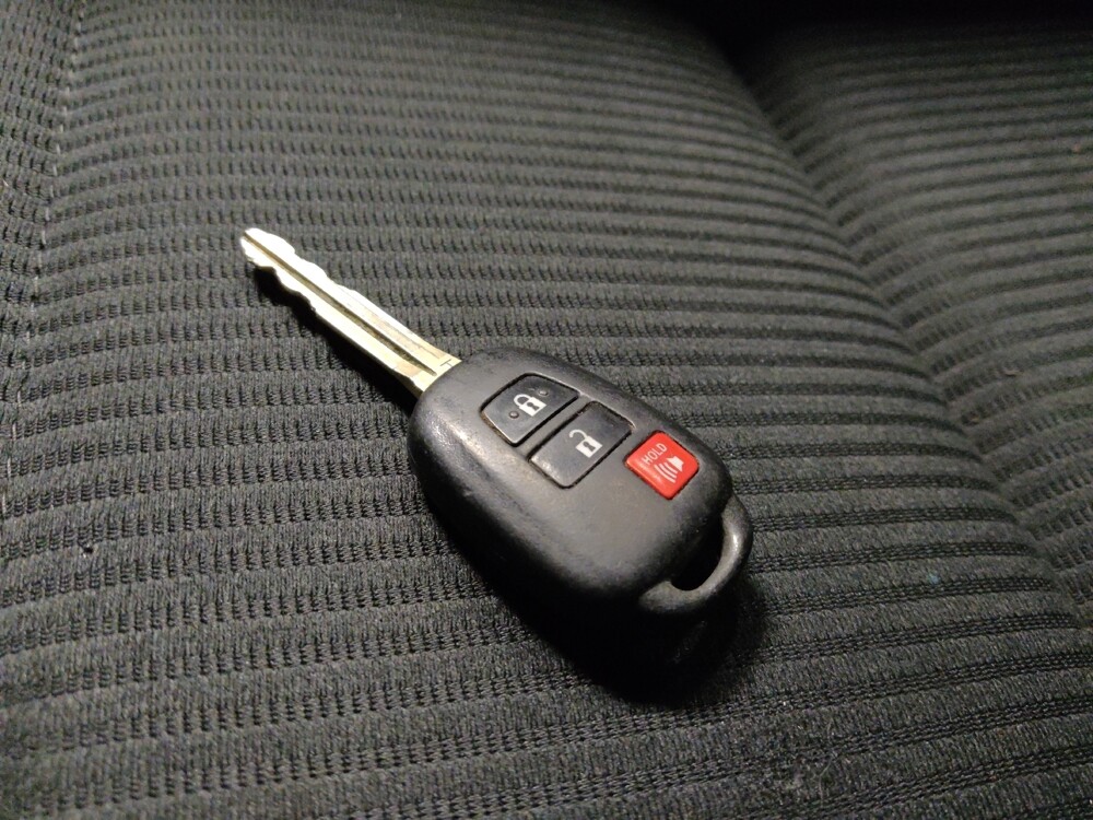 2018 Toyota RAV4 in Albuquerque, NM 87113 - 18100399 32