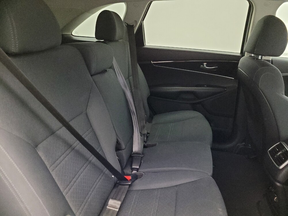 2020 Kia Sorento in Glendale, AZ 85301 - 18100406 19