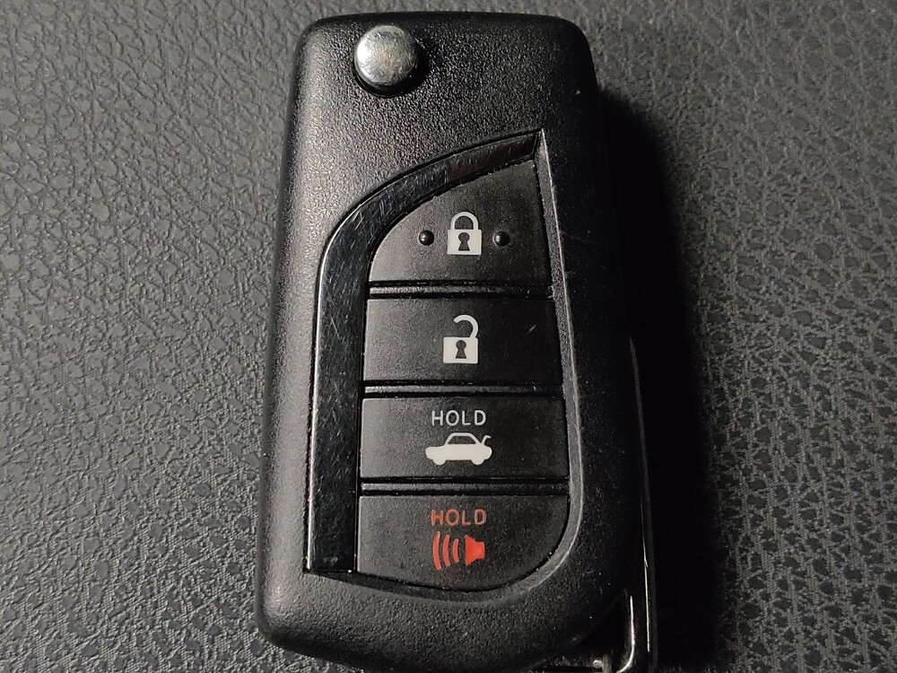 2022 Toyota Camry in Houston, TX 77034 - 18100408 32