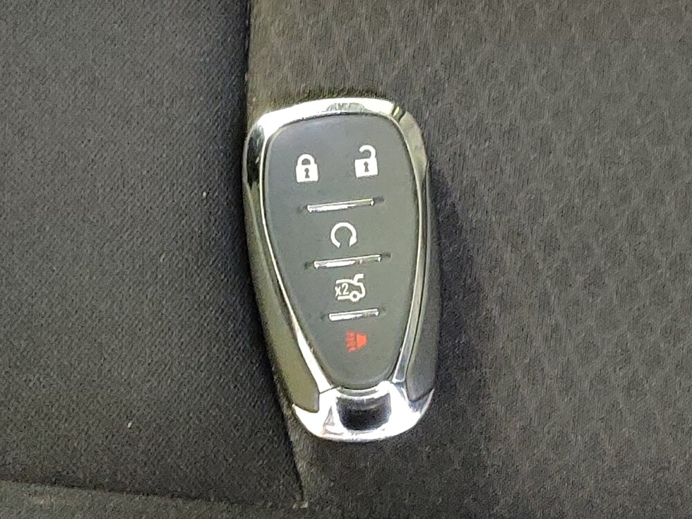 2020 Chevrolet Malibu in Wilmington, NC 28405 - 18100428 32