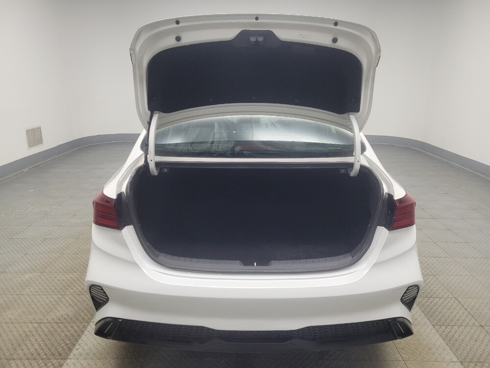 2022 Kia Forte in Highland, IN 46322 - 18100429 29