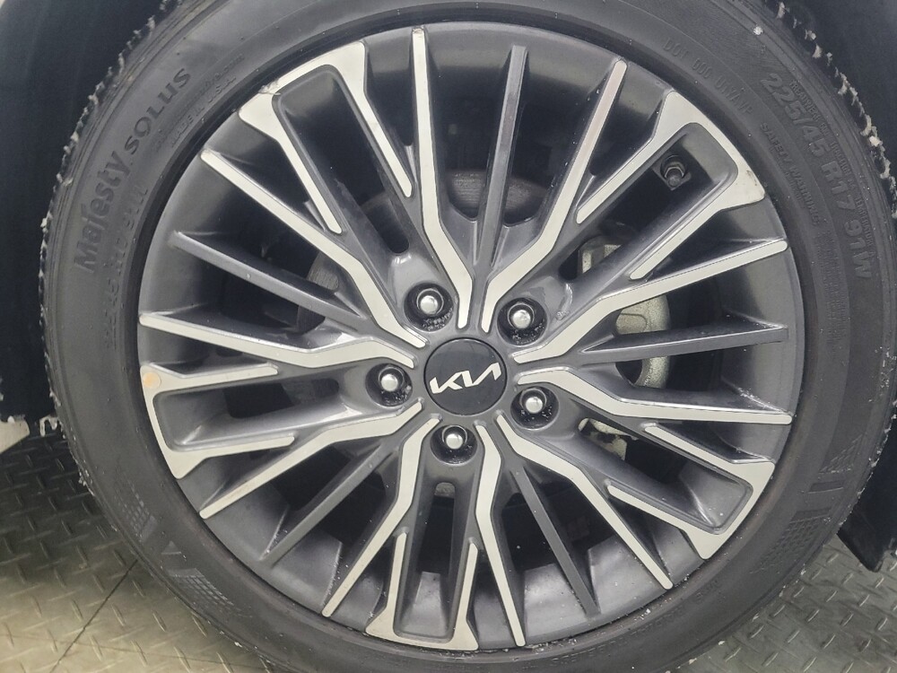 2022 Kia Forte in Highland, IN 46322 - 18100429 31