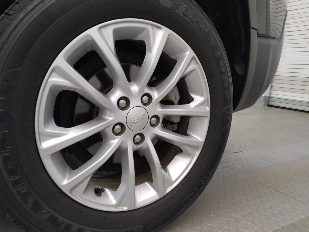 2019 Jeep Cherokee in Lakewood, CO 80215 - 18100434 31