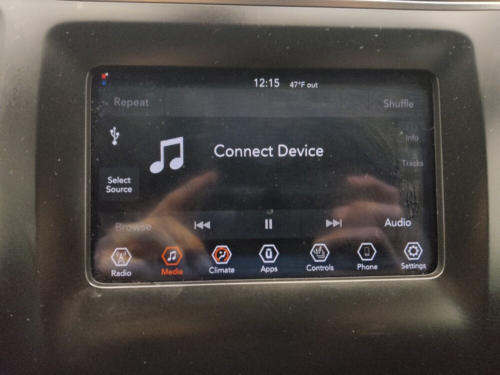 2019 Jeep Cherokee in Lakewood, CO 80215 - 18100434 25