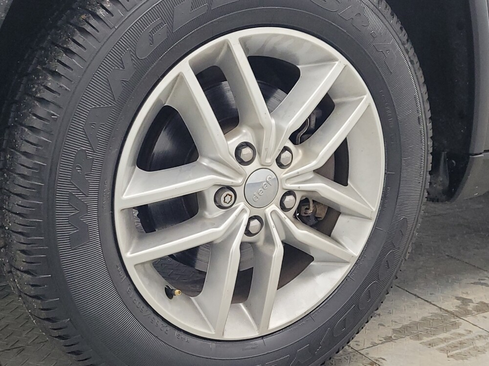 2017 Jeep Grand Cherokee in Memphis, TN 38128 - 18100444 31