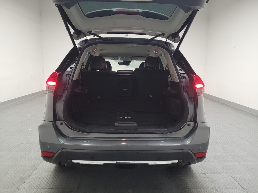 2019 Nissan Rogue in Riverside, CA 92504 - 18100452 29