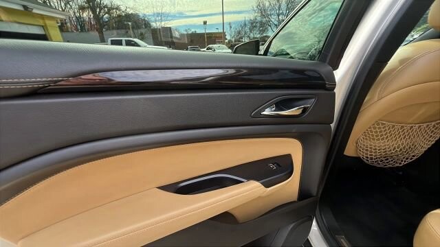 2014 Cadillac SRX in Greenville, SC 29607 - 18100453 27