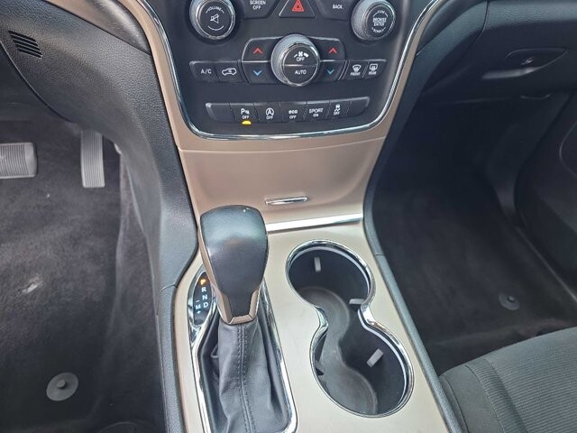 2017 Jeep Grand Cherokee in Knoxville, TN 37912 - 18100471 13