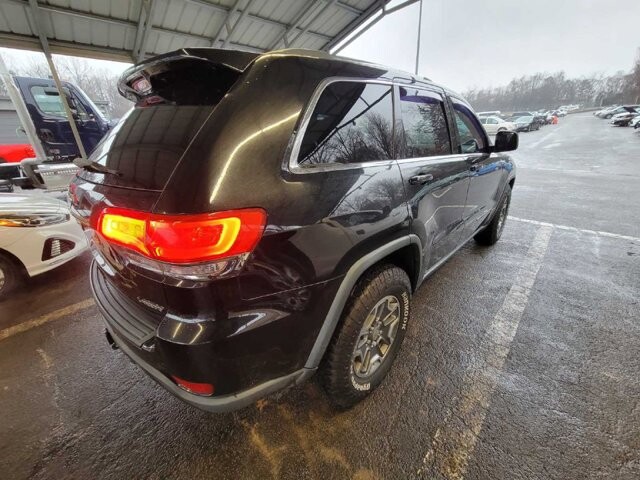 2017 Jeep Grand Cherokee in Knoxville, TN 37912 - 18100471 4