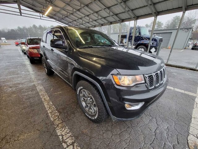 2017 Jeep Grand Cherokee in Knoxville, TN 37912 - 18100471 5