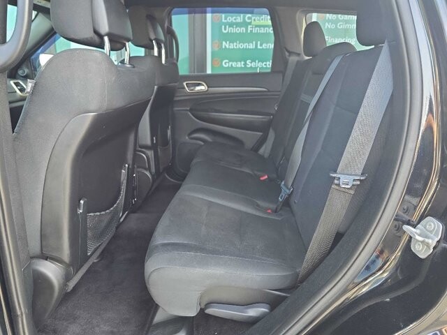 2017 Jeep Grand Cherokee in Knoxville, TN 37912 - 18100471 17