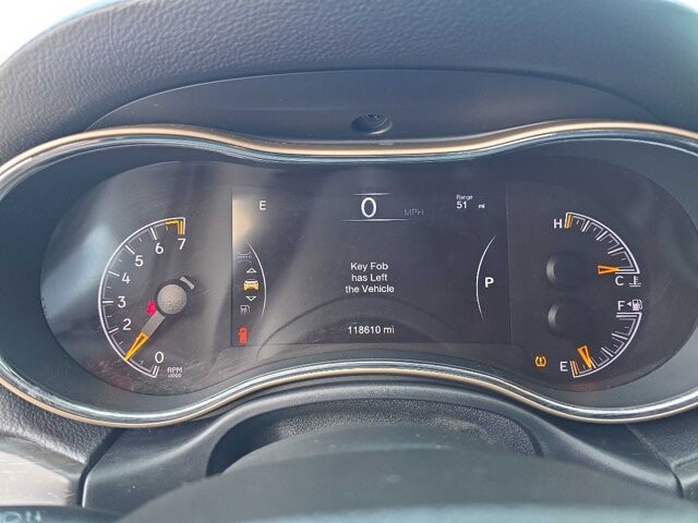 2017 Jeep Grand Cherokee in Knoxville, TN 37912 - 18100471 11