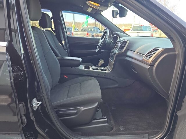 2017 Jeep Grand Cherokee in Knoxville, TN 37912 - 18100471 14