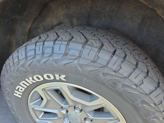 2017 Jeep Grand Cherokee in Knoxville, TN 37912 - 18100471 18