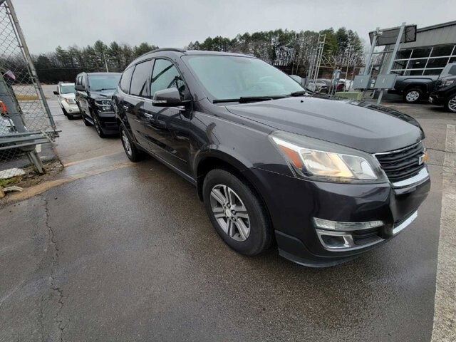 2017 Chevrolet Traverse in Knoxville, TN 37912 - 18100473 3