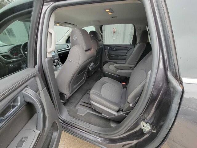2017 Chevrolet Traverse in Knoxville, TN 37912 - 18100473 6