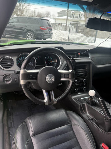 2013 Ford Mustang in Eastpointe, MI 48021 - 18100475 6