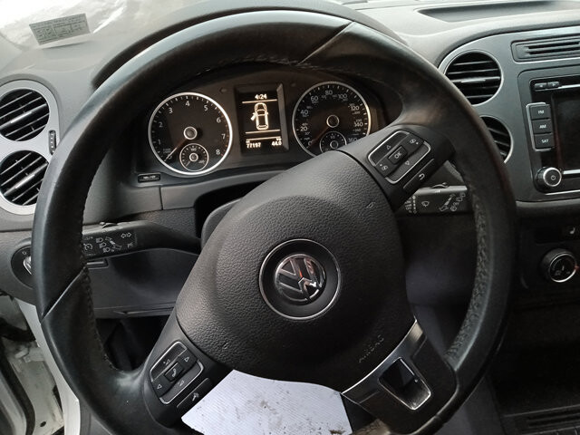 2015 Volkswagen Tiguan in DuBois, PA 15801 - 18100483 9