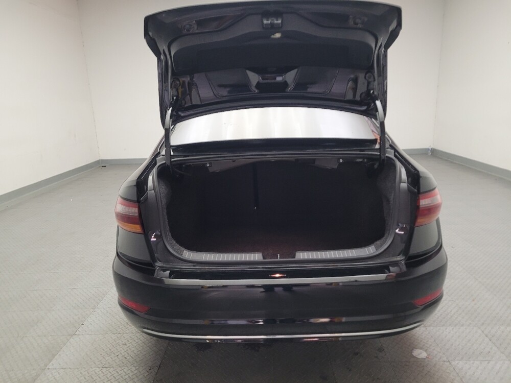 2019 Volkswagen Jetta in Riverside, CA 92504 - 18100490 29