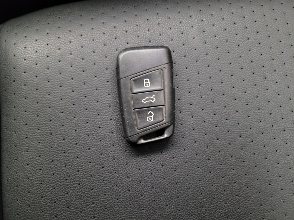 2019 Volkswagen Jetta in Riverside, CA 92504 - 18100490 32