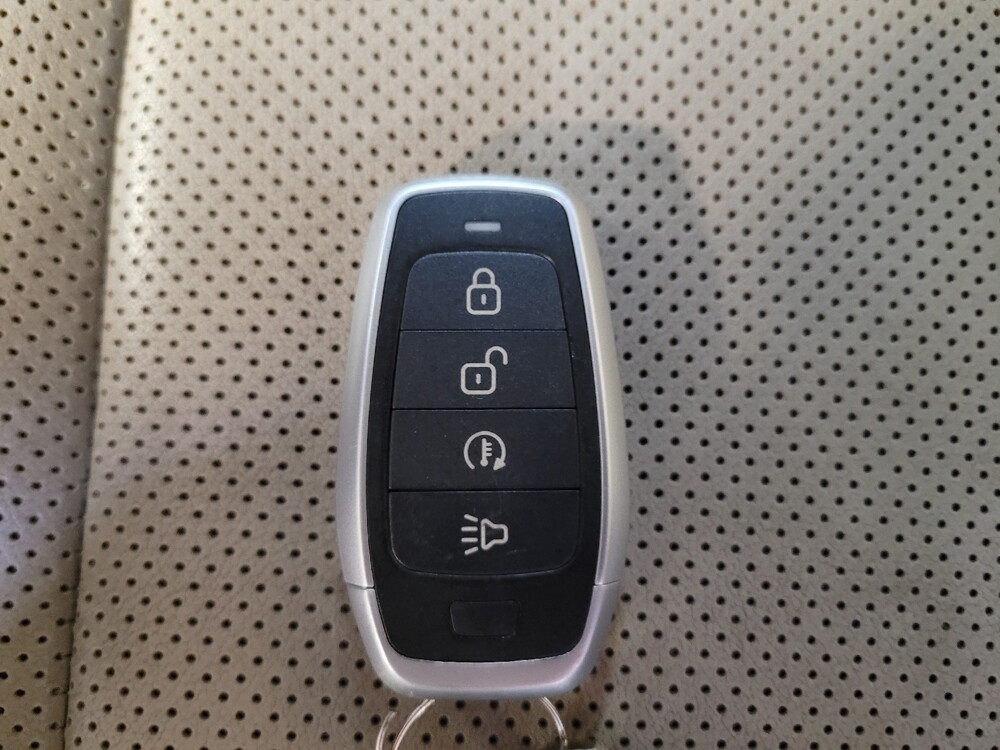 2017 Hyundai Santa Fe in Sacramento, CA 95821 - 18100493 32