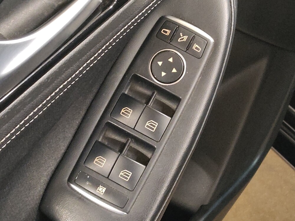 2017 INFINITI QX30 in Tyler, TX 75701 - 18100538 27