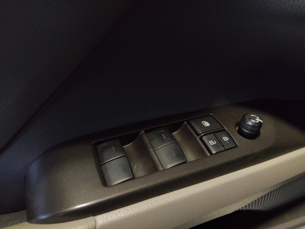 2022 Toyota Camry in Tampa, FL 33612 - 18100573 27