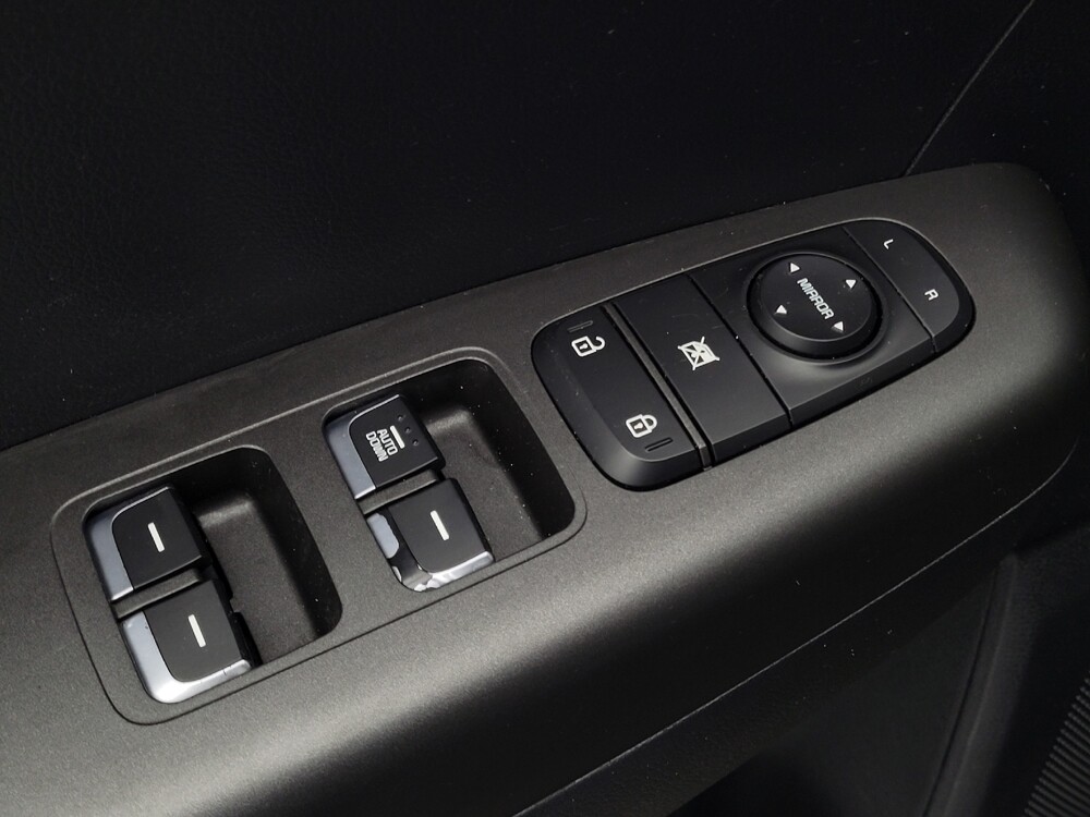 2019 Kia Sportage in Tampa, FL 33612 - 18100575 27