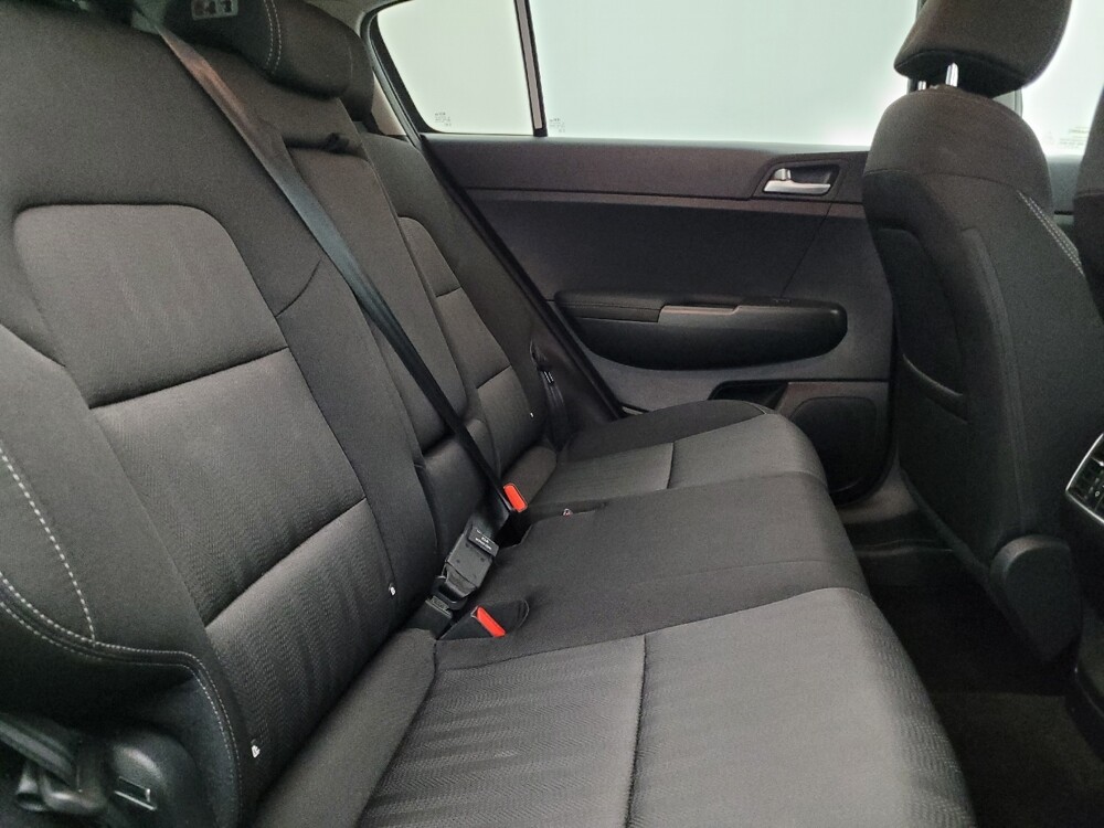 2019 Kia Sportage in Tampa, FL 33612 - 18100575 19