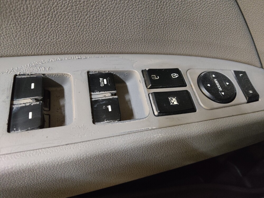 2017 Hyundai Elantra in Greensboro, NC 27407 - 18100598 27