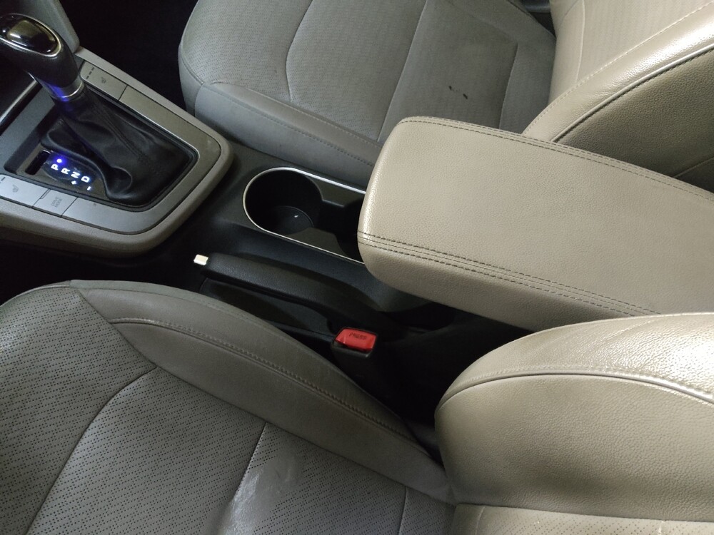 2017 Hyundai Elantra in Greensboro, NC 27407 - 18100598 26