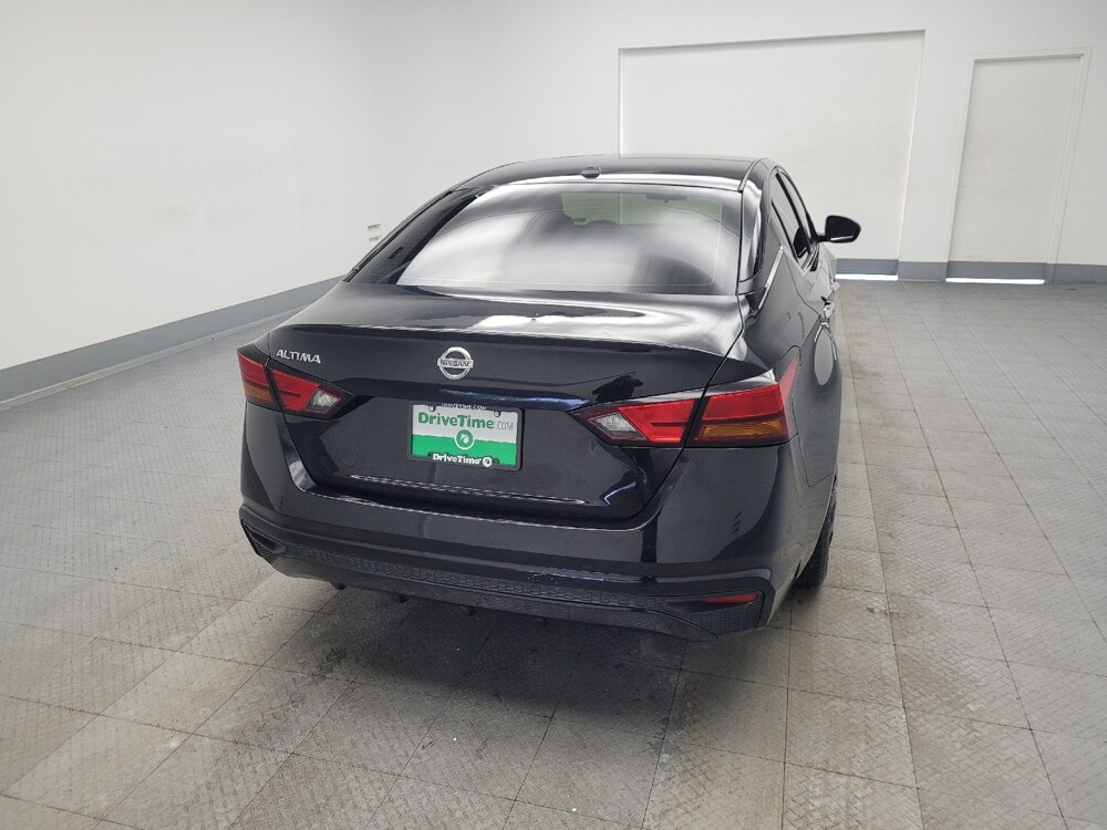 2019 Nissan Altima in Huntsville, AL 35816 - 18100617 4