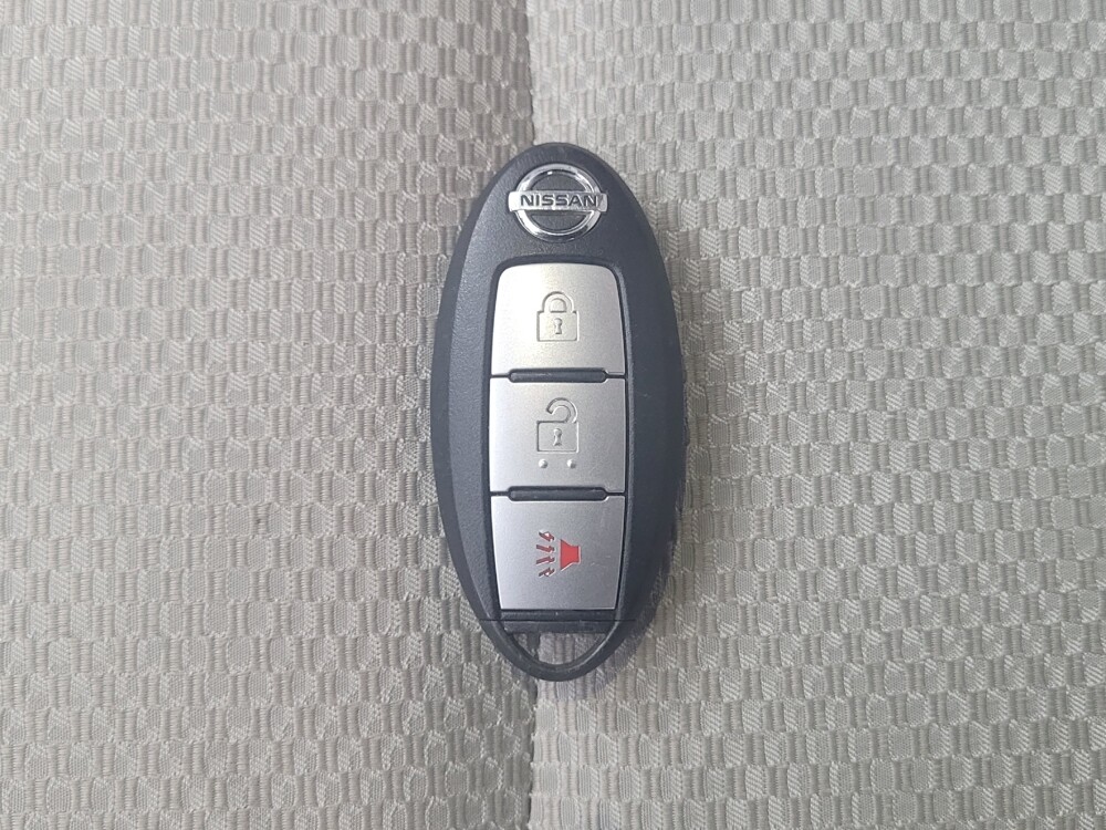 2018 Nissan Rogue Sport in Huntsville, AL 35816 - 18100622 32