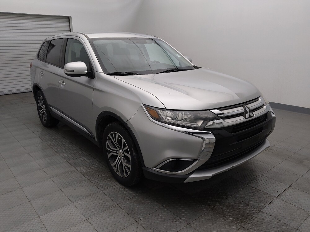 2018 Mitsubishi Outlander in Houston, TX 77034 - 18100629 13