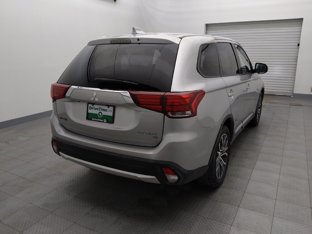 2018 Mitsubishi Outlander in Houston, TX 77034 - 18100629 7