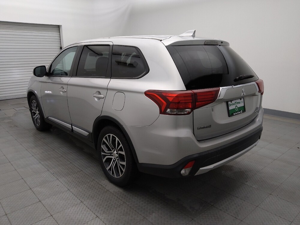 2018 Mitsubishi Outlander in Houston, TX 77034 - 18100629 5