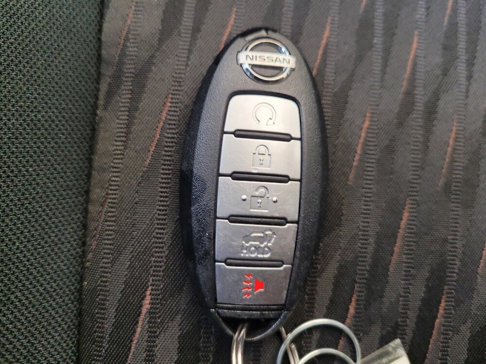 2018 Nissan Rogue in Fairfield, OH 45014 - 18100637 32