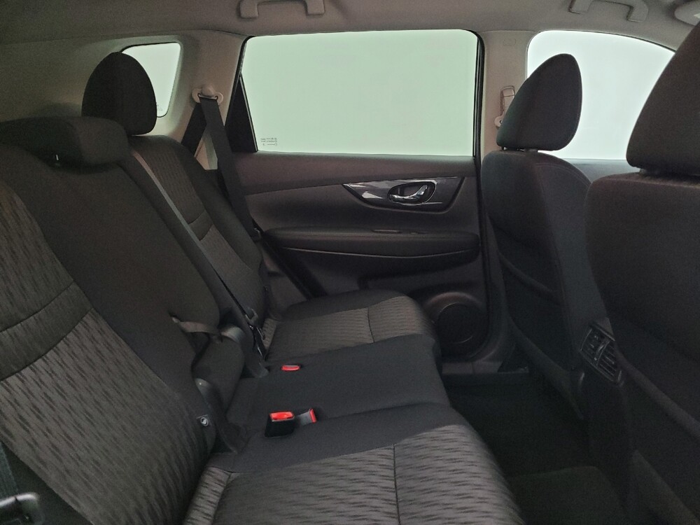 2018 Nissan Rogue in Fairfield, OH 45014 - 18100637 19