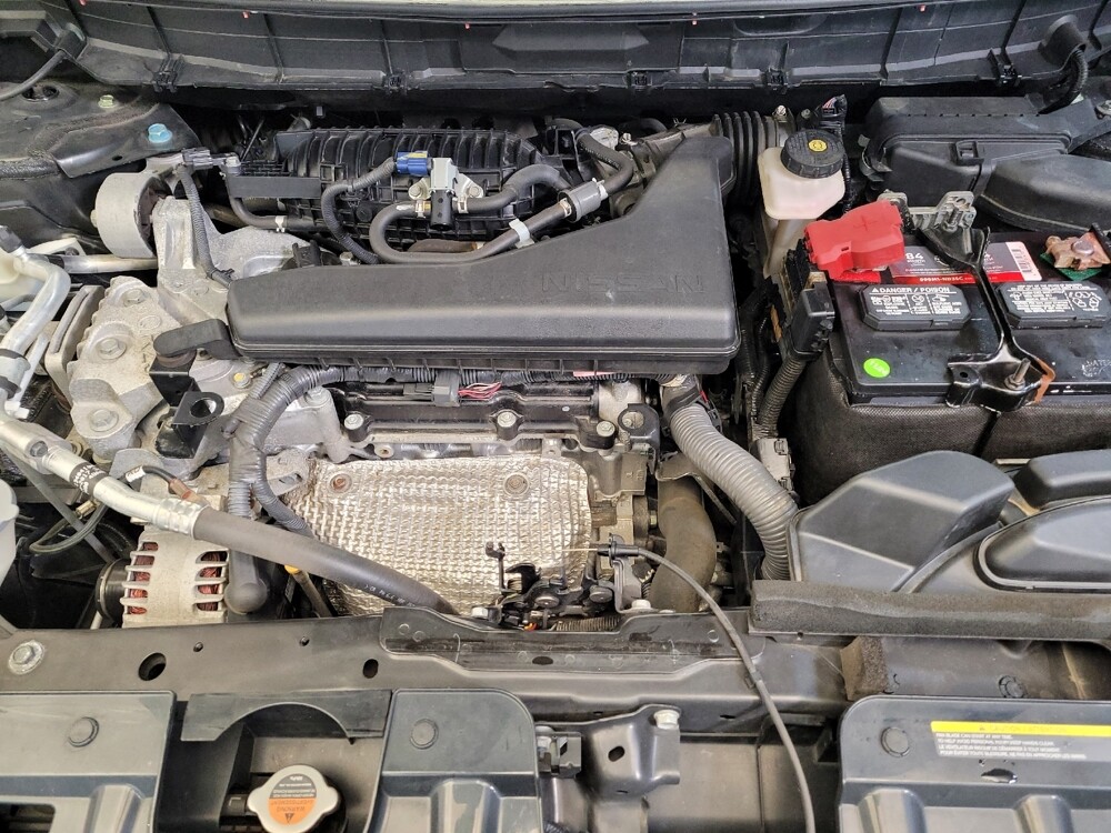 2018 Nissan Rogue in Fairfield, OH 45014 - 18100637 30